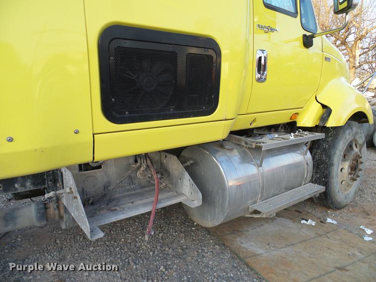 image for item DD1347 2012 International ProStar Plus semi truck