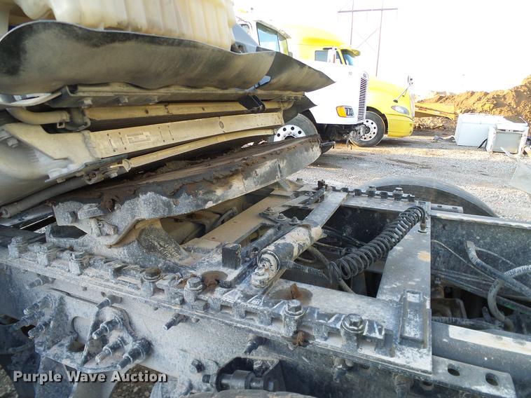 image for item DD1347 2012 International ProStar Plus semi truck