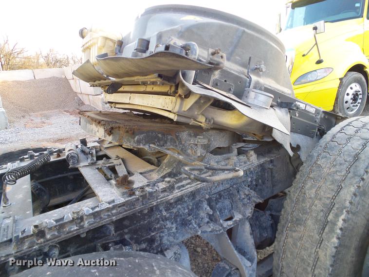 image for item DD1347 2012 International ProStar Plus semi truck