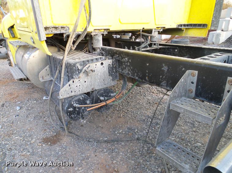 image for item DD1347 2012 International ProStar Plus semi truck