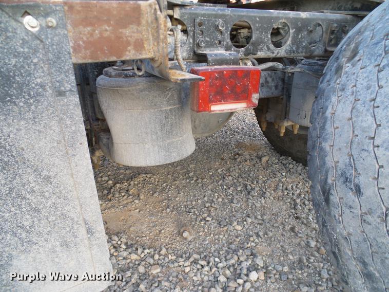 image for item DD1347 2012 International ProStar Plus semi truck