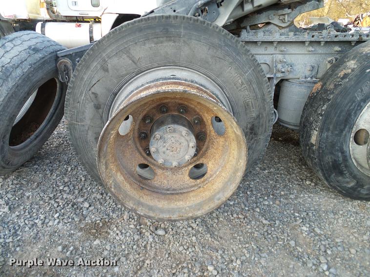 image for item DD1347 2012 International ProStar Plus semi truck