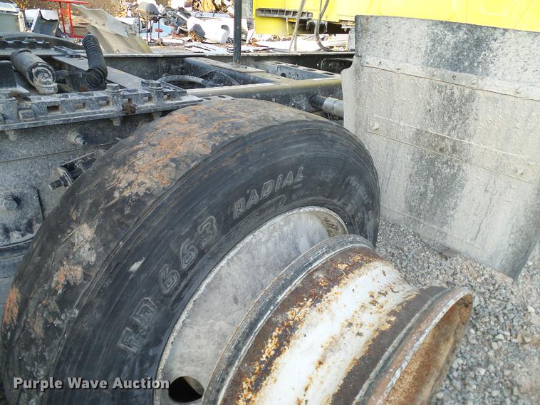 image for item DD1347 2012 International ProStar Plus semi truck