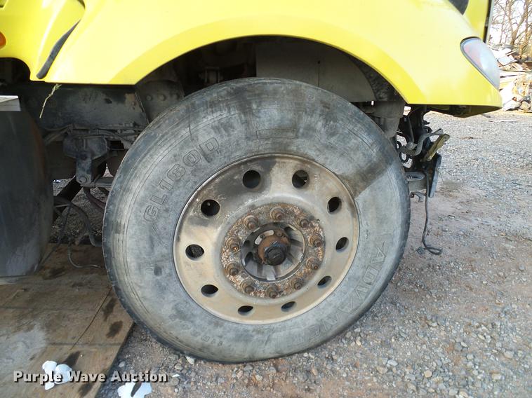 image for item DD1347 2012 International ProStar Plus semi truck