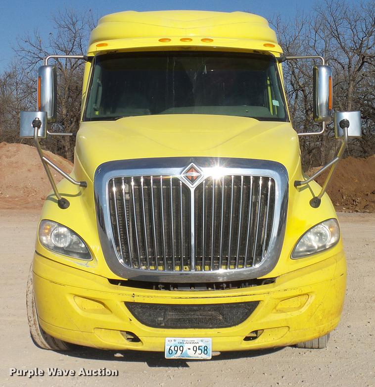 image for item DD1348 2012 International ProStar Plus semi truck