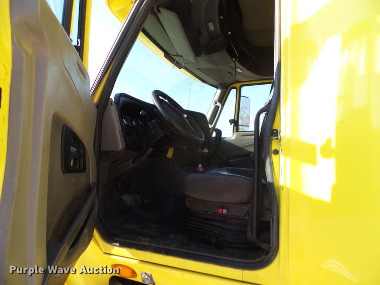 image for item DD1348 2012 International ProStar Plus semi truck