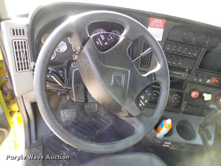 image for item DD1348 2012 International ProStar Plus semi truck