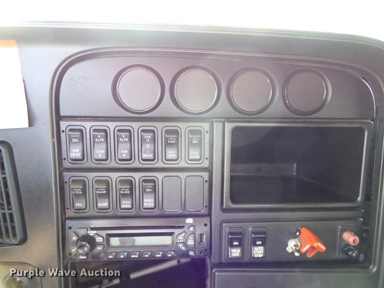 image for item DD1348 2012 International ProStar Plus semi truck