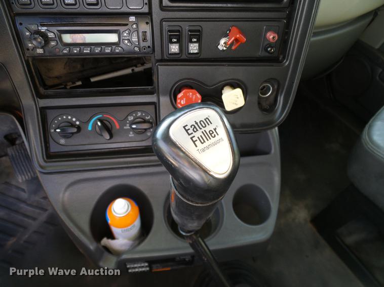 image for item DD1348 2012 International ProStar Plus semi truck