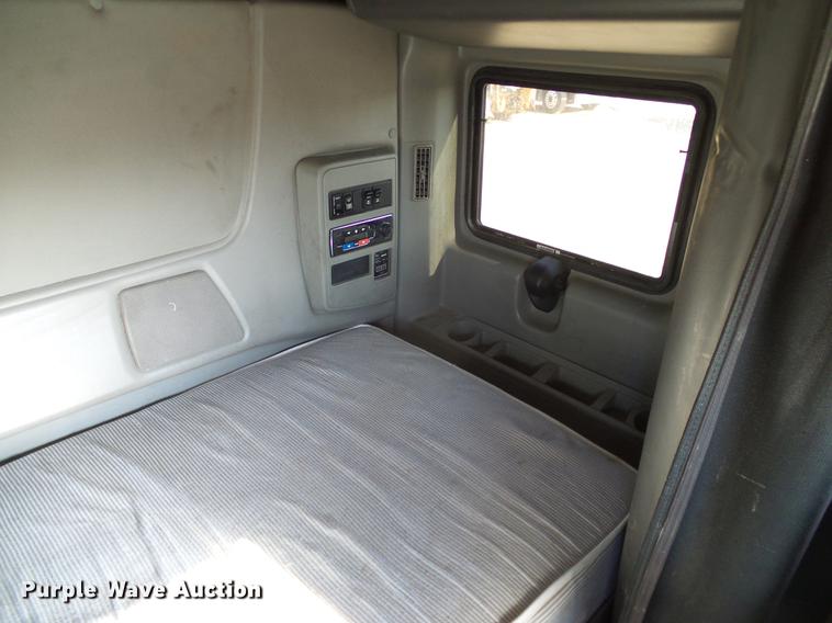 image for item DD1348 2012 International ProStar Plus semi truck