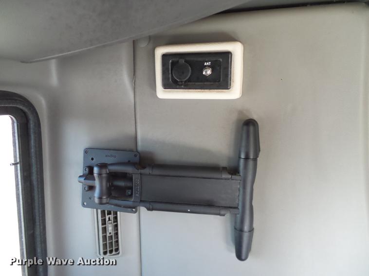 image for item DD1348 2012 International ProStar Plus semi truck