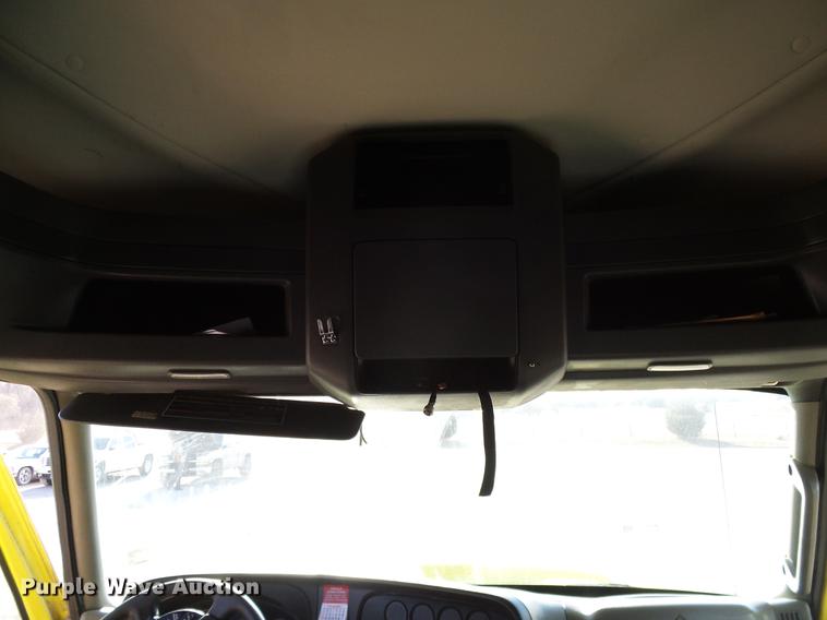 image for item DD1348 2012 International ProStar Plus semi truck