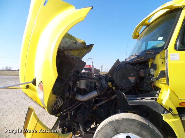 image for item DD1348 2012 International ProStar Plus semi truck