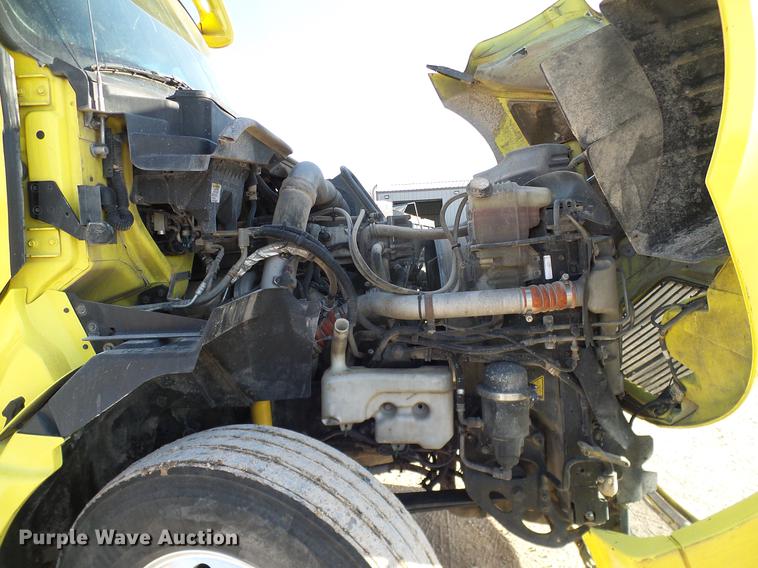 image for item DD1348 2012 International ProStar Plus semi truck