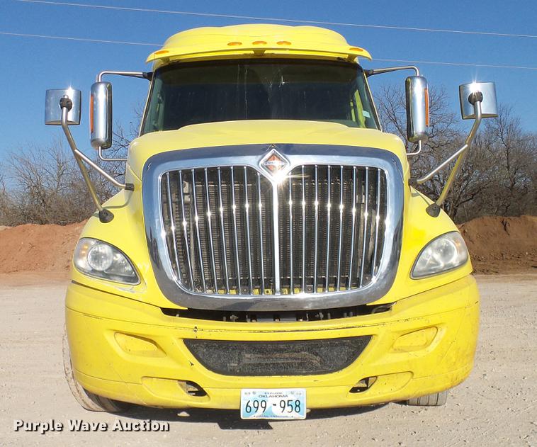 image for item DD1348 2012 International ProStar Plus semi truck
