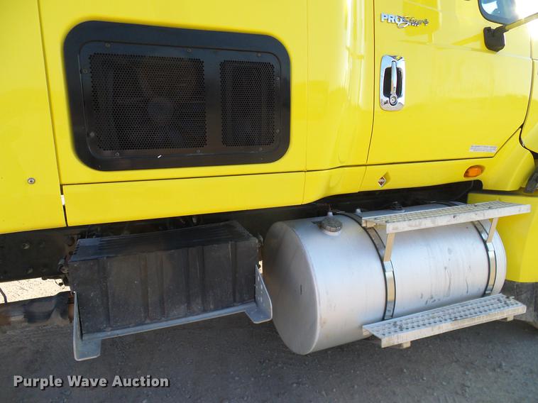 image for item DD1348 2012 International ProStar Plus semi truck