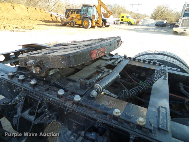 image for item DD1348 2012 International ProStar Plus semi truck