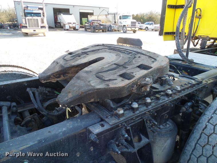 image for item DD1348 2012 International ProStar Plus semi truck