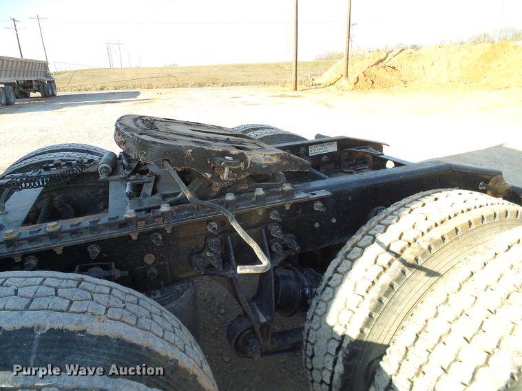 image for item DD1348 2012 International ProStar Plus semi truck