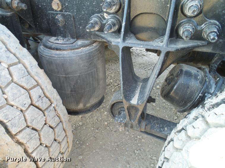 image for item DD1348 2012 International ProStar Plus semi truck