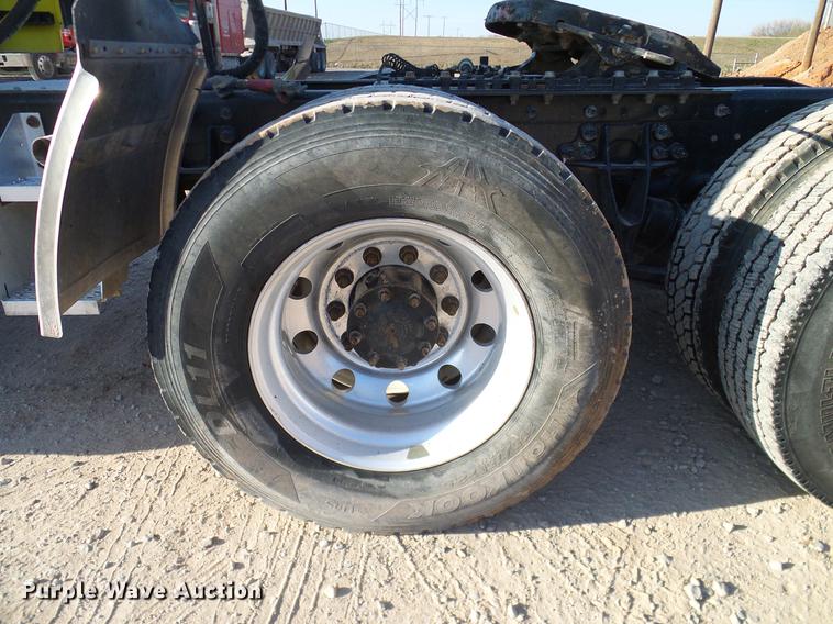 image for item DD1348 2012 International ProStar Plus semi truck