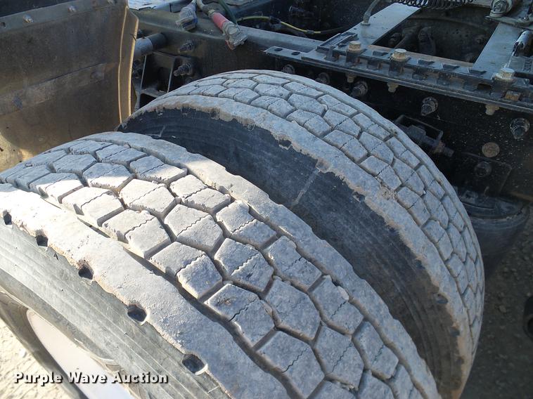 image for item DD1348 2012 International ProStar Plus semi truck