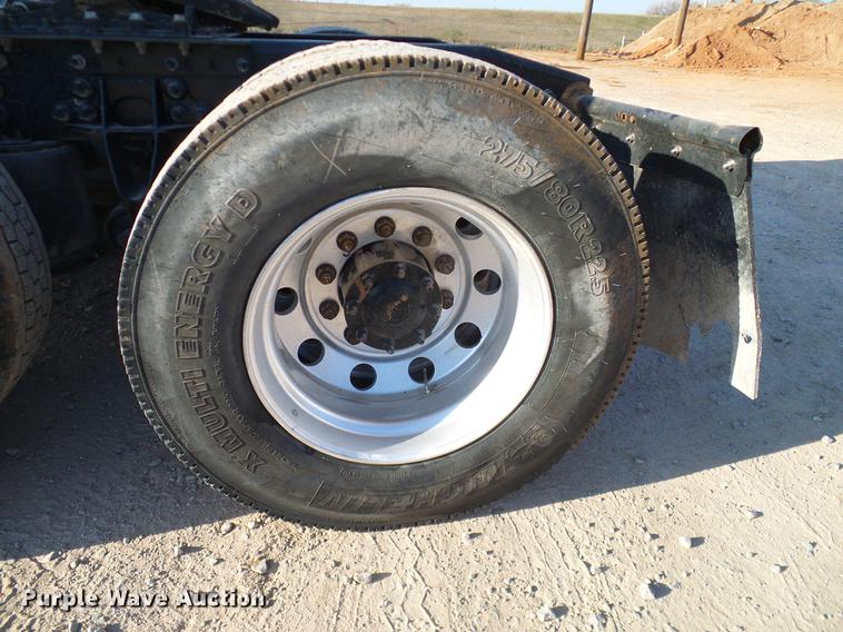 image for item DD1348 2012 International ProStar Plus semi truck