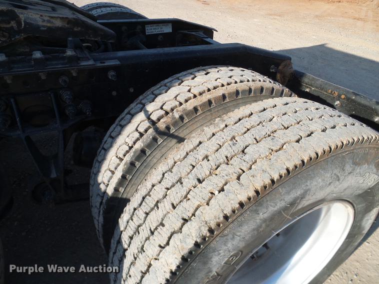 image for item DD1348 2012 International ProStar Plus semi truck