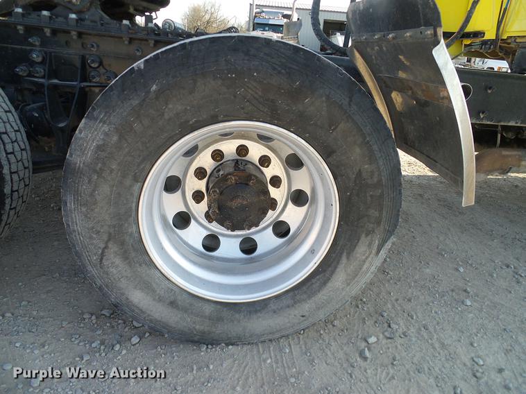 image for item DD1348 2012 International ProStar Plus semi truck