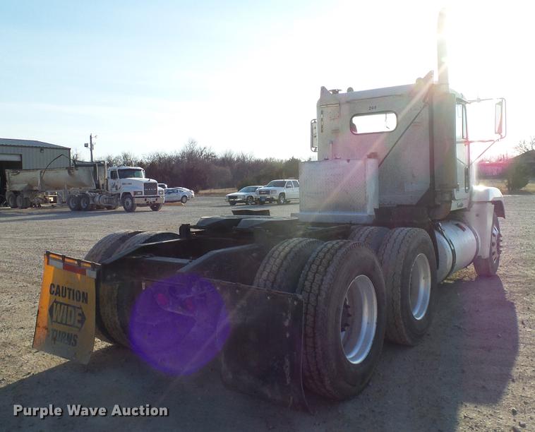 image for item DD1349 1999 Freightliner FLD120 semi truck