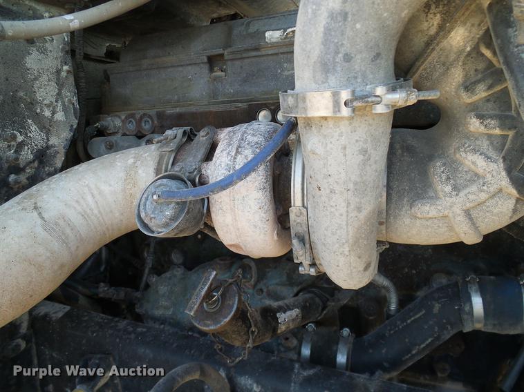 image for item DD1349 1999 Freightliner FLD120 semi truck