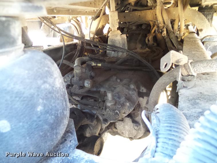 image for item DD1349 1999 Freightliner FLD120 semi truck