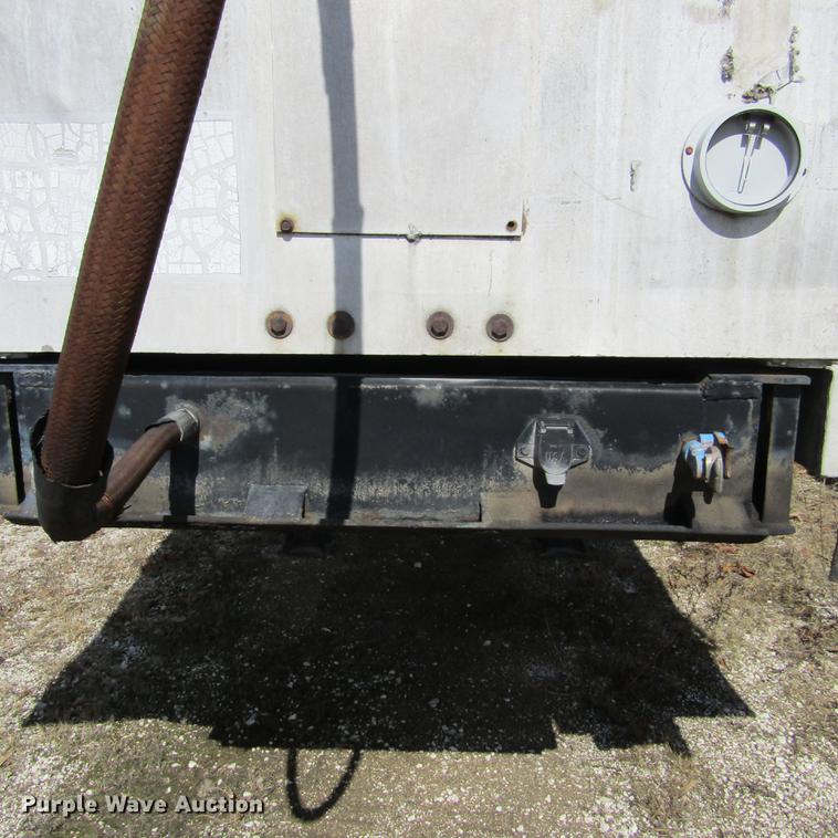 image for item DD2728 1972 Gilmore end dump trailer