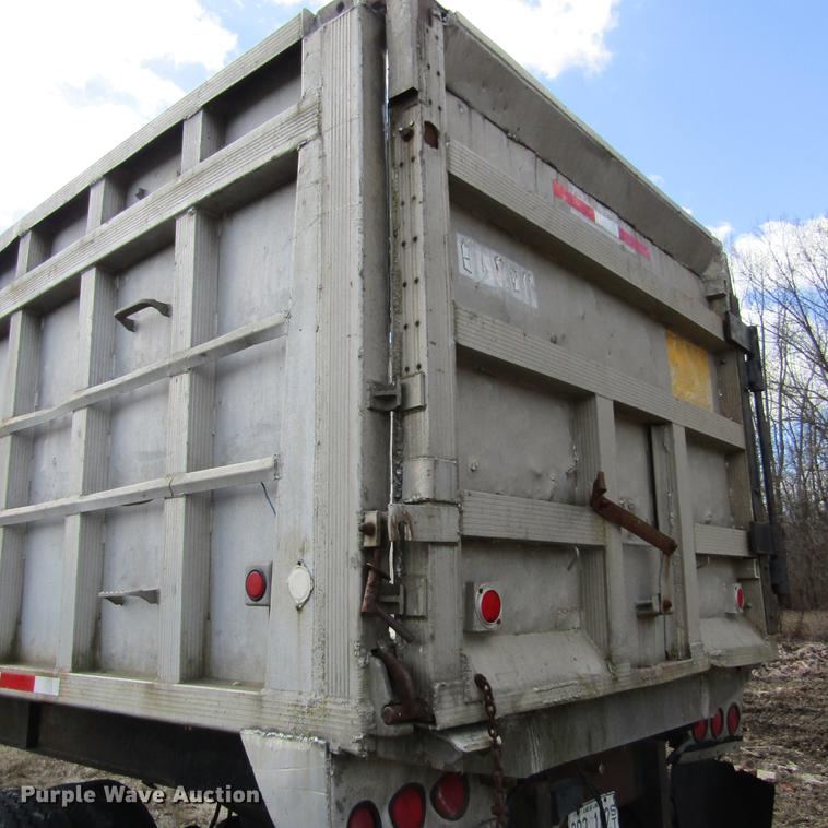image for item DD2728 1972 Gilmore end dump trailer