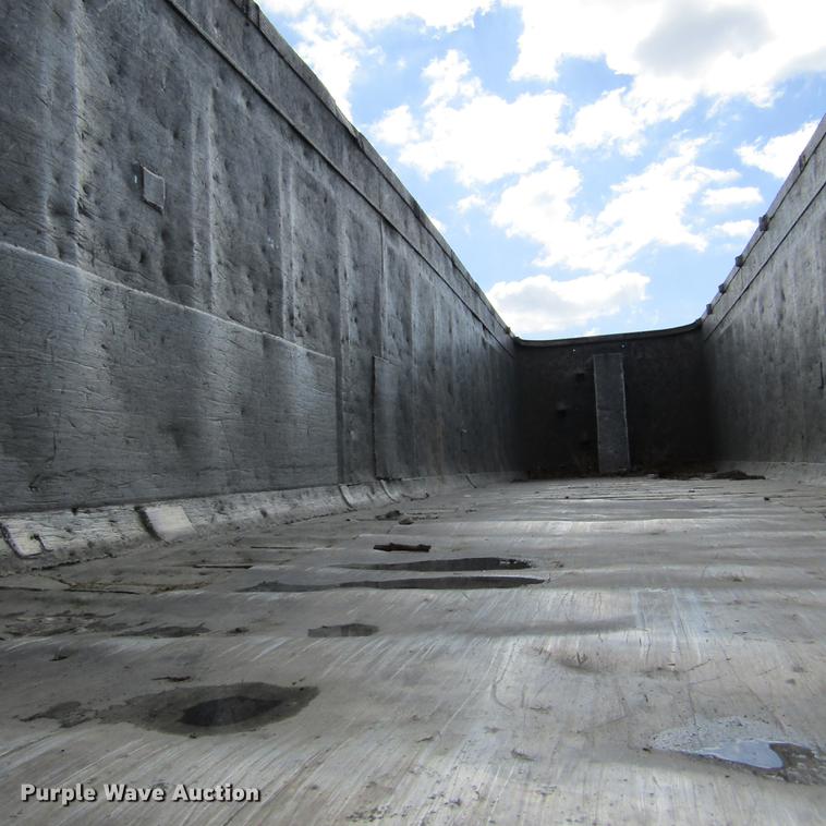 image for item DD2728 1972 Gilmore end dump trailer