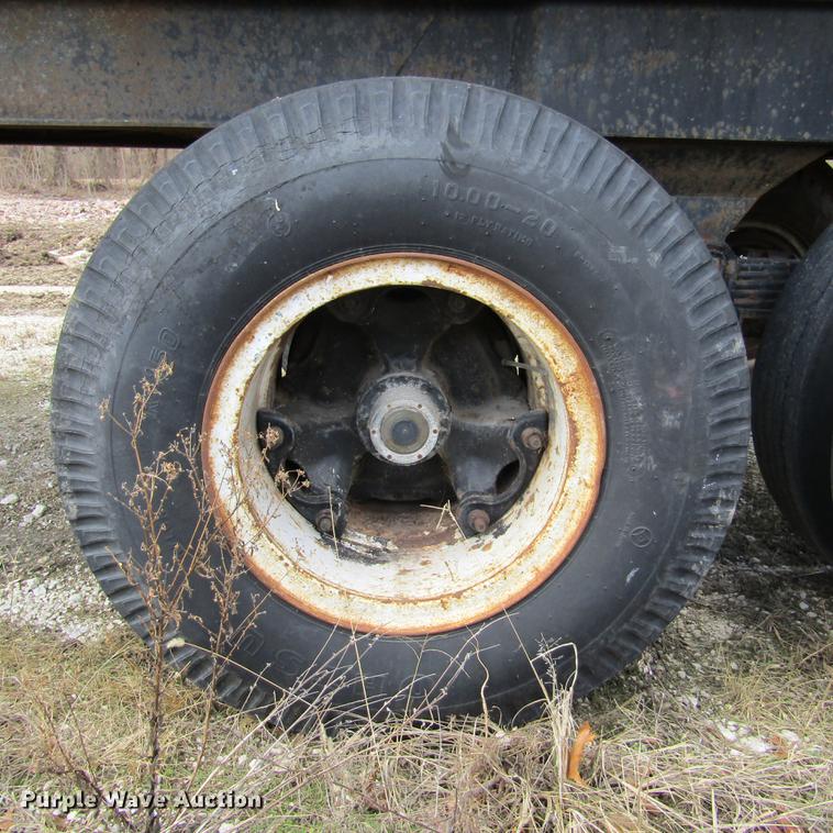 image for item DD2728 1972 Gilmore end dump trailer
