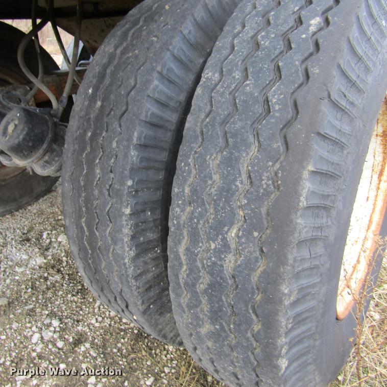 image for item DD2728 1972 Gilmore end dump trailer