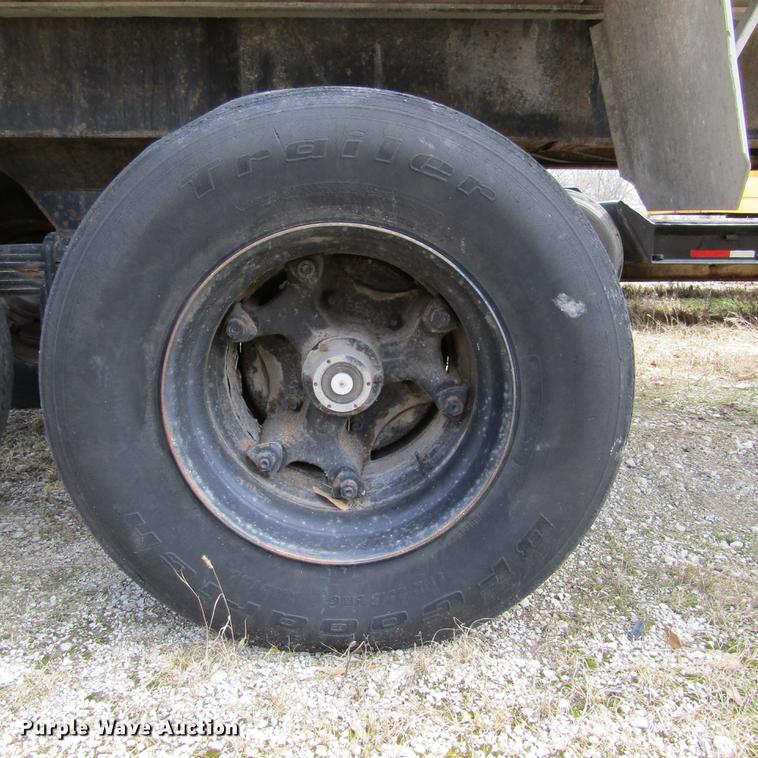image for item DD2728 1972 Gilmore end dump trailer