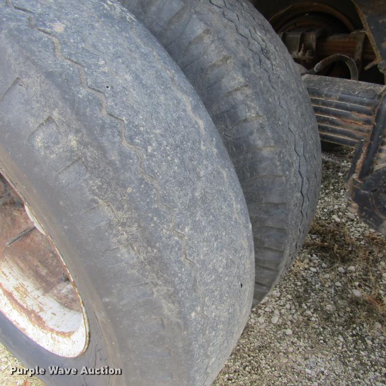 image for item DD2728 1972 Gilmore end dump trailer