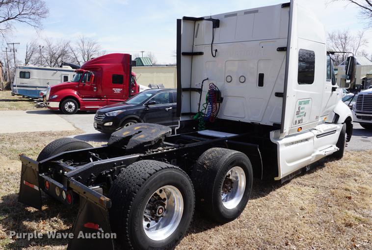 image for item DE3141 2013 International ProStar Plus semi truck