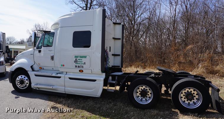 image for item DE3141 2013 International ProStar Plus semi truck