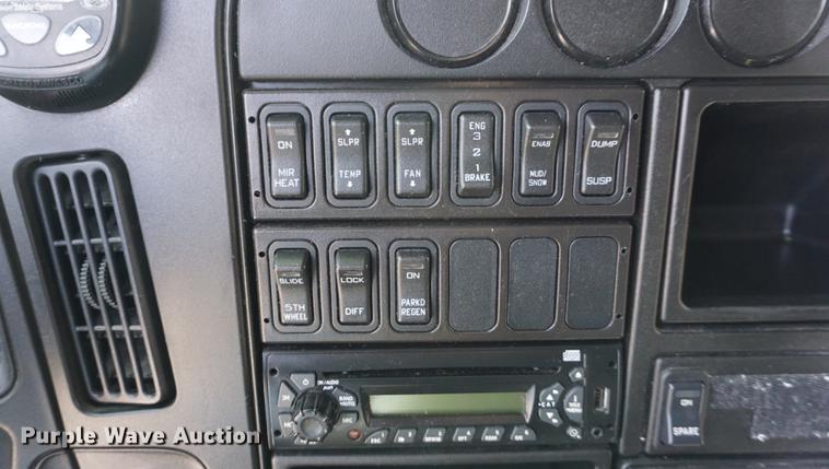 image for item DE3141 2013 International ProStar Plus semi truck