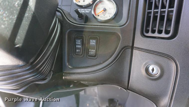 image for item DE3141 2013 International ProStar Plus semi truck