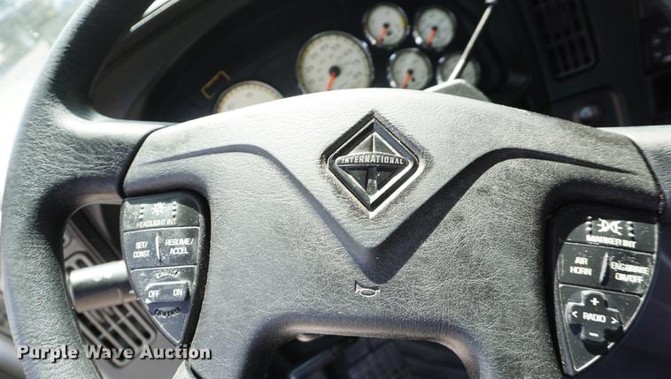 image for item DE3141 2013 International ProStar Plus semi truck