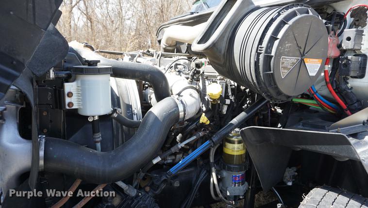 image for item DE3141 2013 International ProStar Plus semi truck