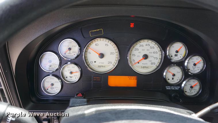 image for item DE3141 2013 International ProStar Plus semi truck