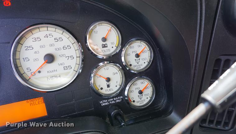 image for item DE3141 2013 International ProStar Plus semi truck