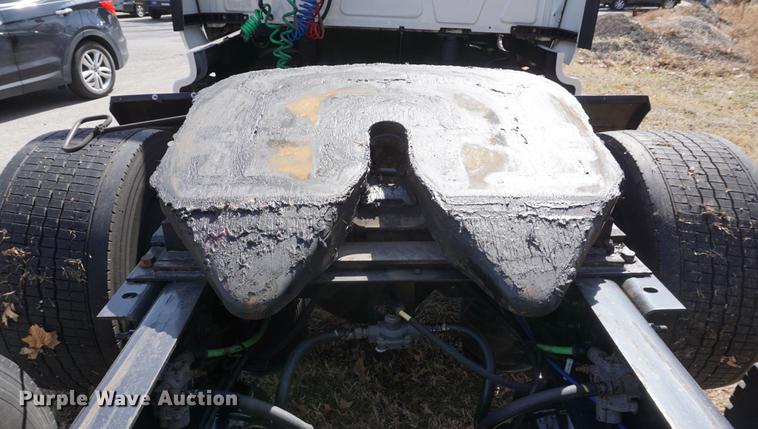 image for item DE3141 2013 International ProStar Plus semi truck