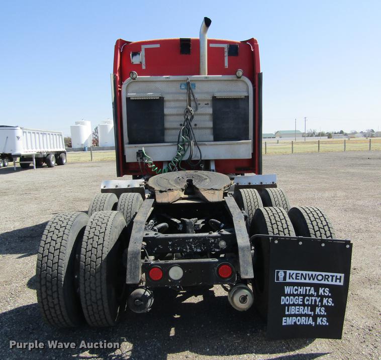image for item DE6662 1999 Kenworth T600 semi truck