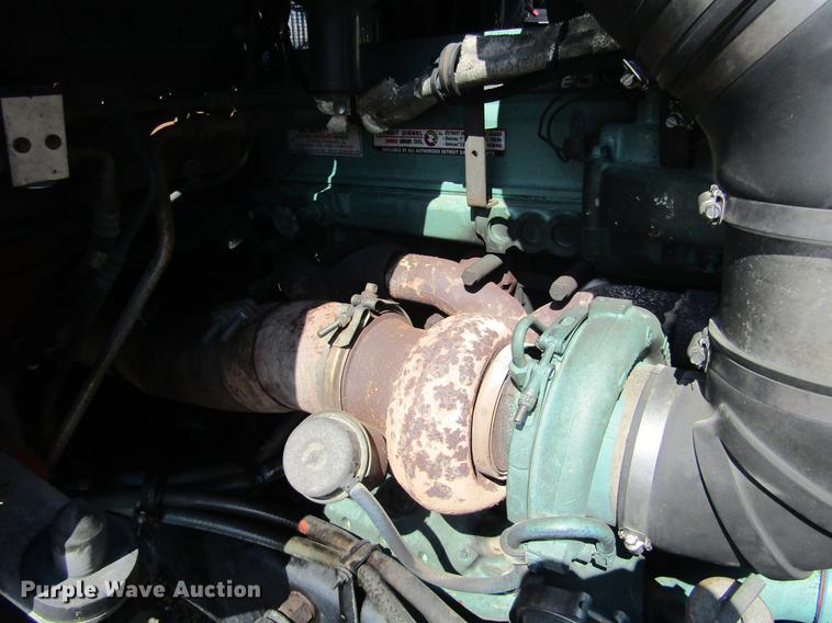 image for item DE6662 1999 Kenworth T600 semi truck